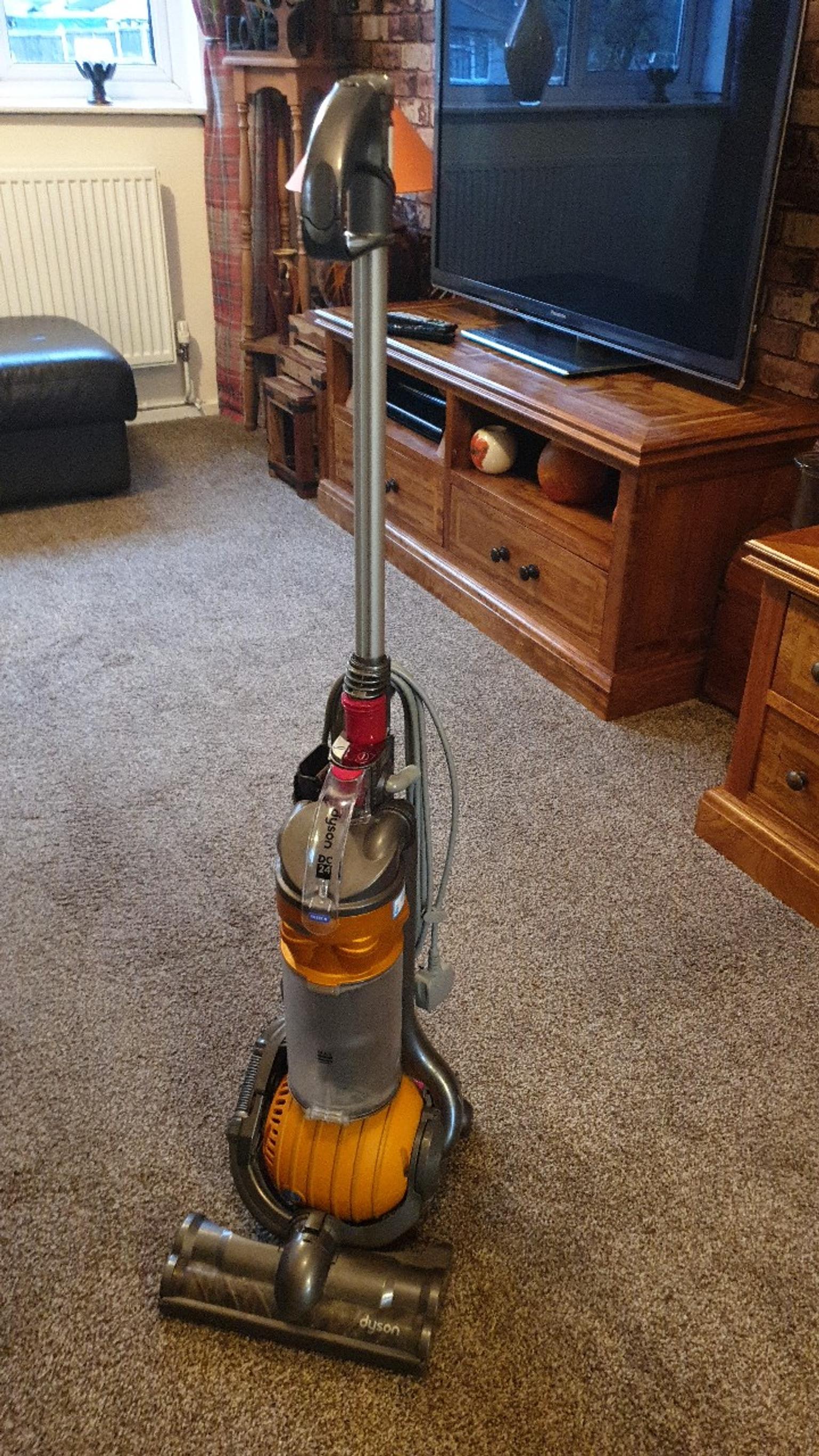 Dyson Ball Vacuum cleaner in B63 Dudley for £10.00 for sale Shpock