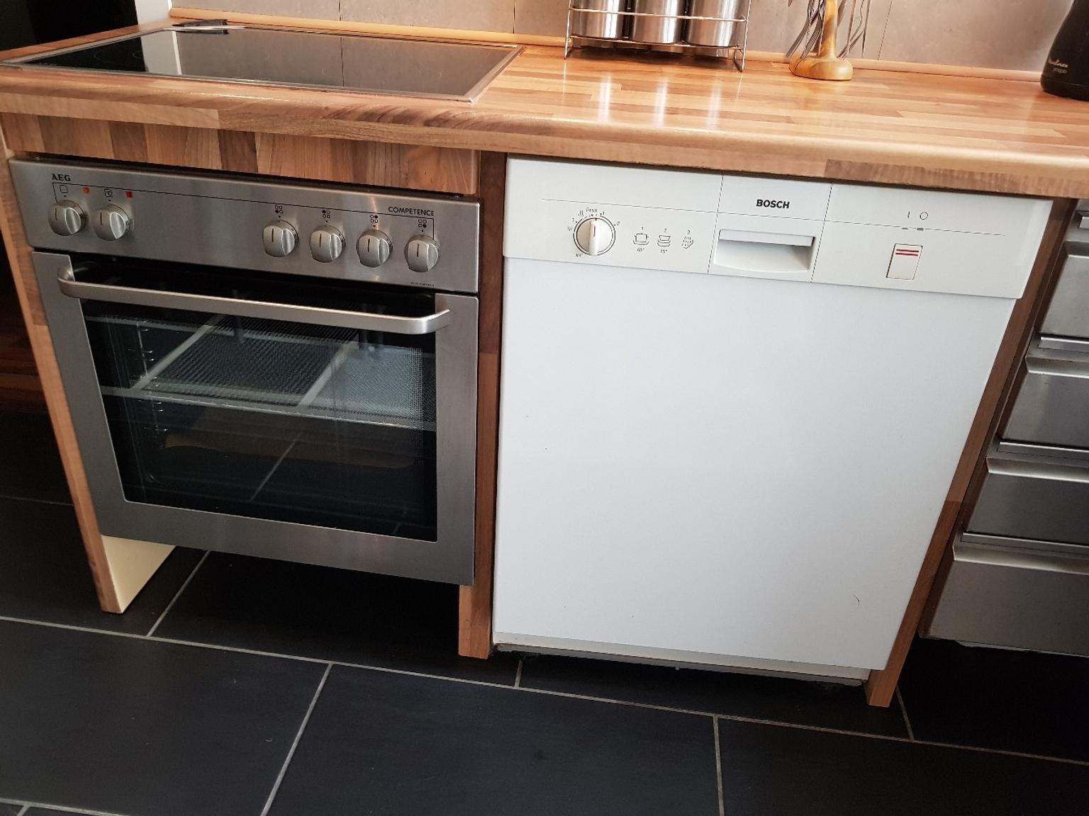 Küche mit E Geräte und Tisch , 4 Stühle in 59065 Hamm for €550.00 for