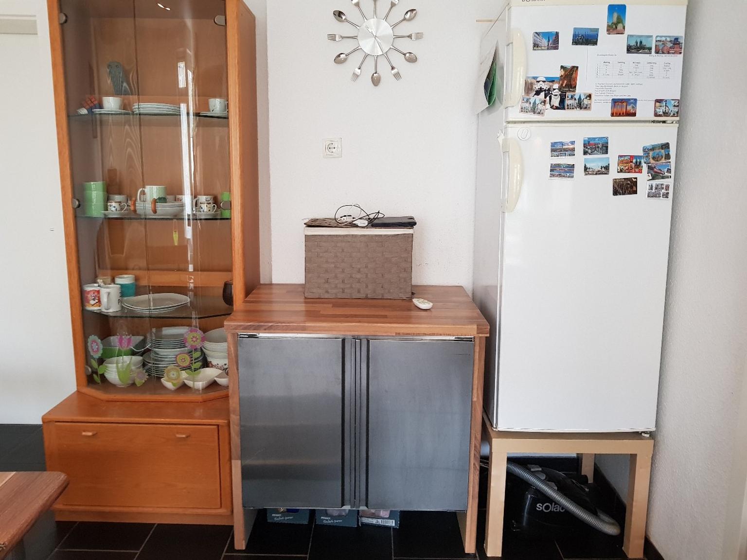 Küche mit E Geräte und Tisch , 4 Stühle in 59065 Hamm for €550.00 for