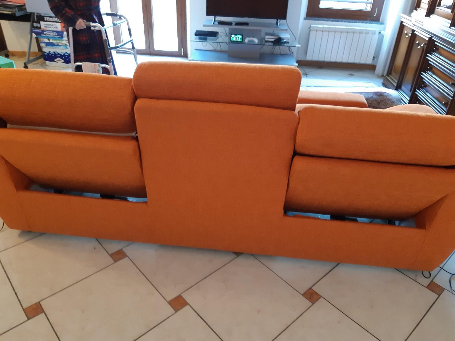 divano 4 posti con 2 relax elttrici in 20812 Limbiate for €1,100.00 for