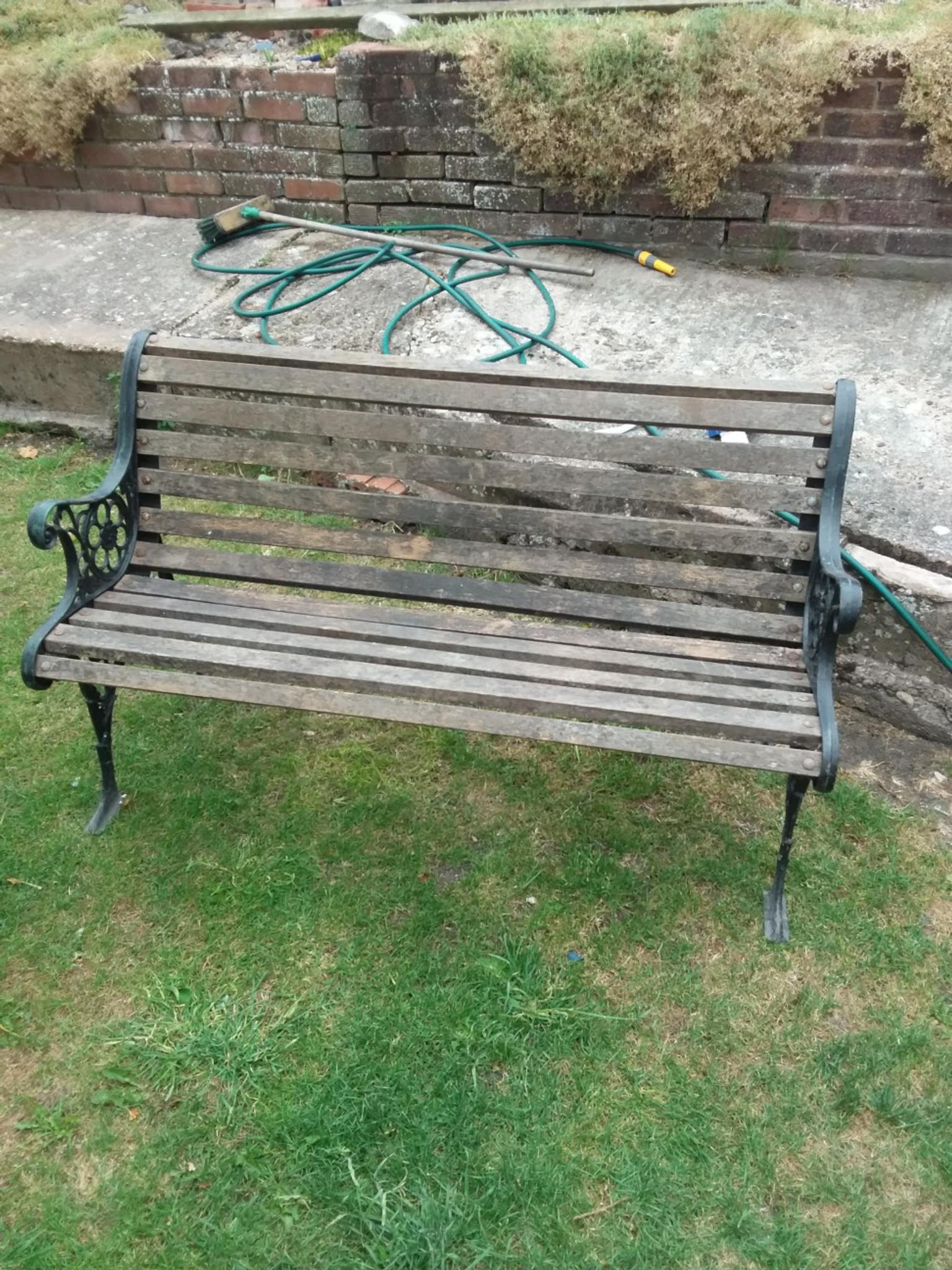 vintage cast iron garden bench in Wychavon for £120.00 for