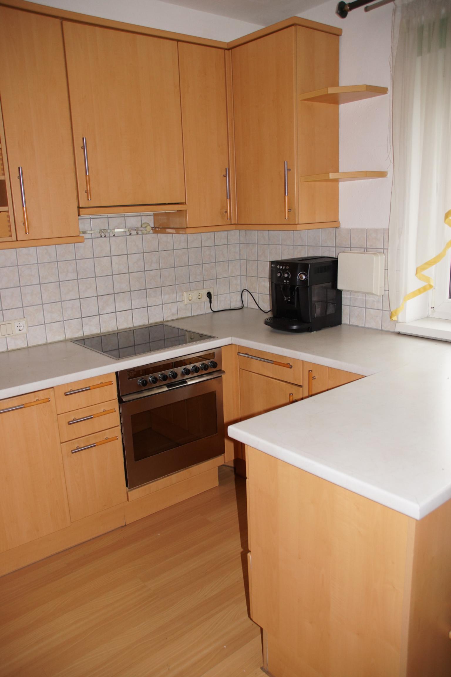 Einbauküche und Essgruppe in 5600 Sankt Johann im Pongau für € 450,00