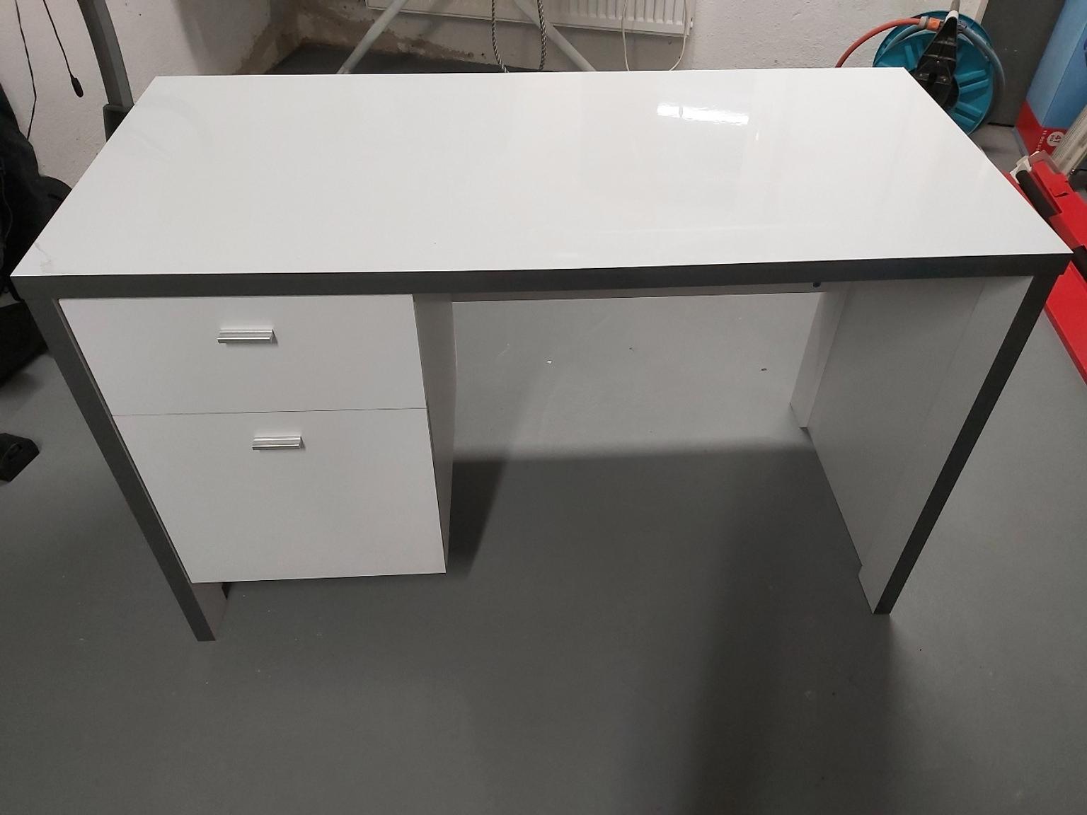 Schreibtisch weiss hochglanz in 74369 Löchgau für 90,00 € zum Verkauf