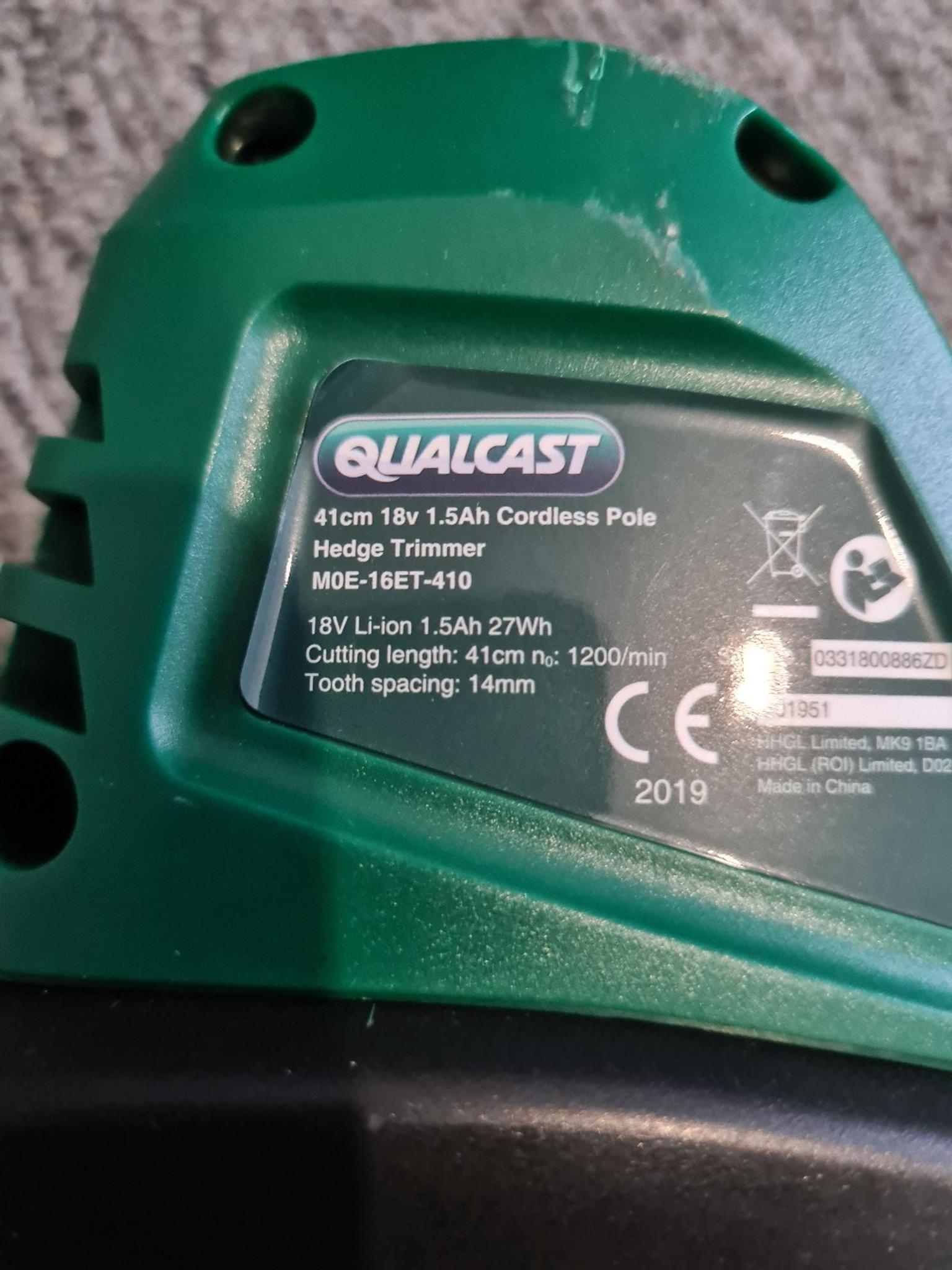 QUALCAST CORDLESS POLE HEDGE TRIMMER in SE12 London for £20.00 for sale