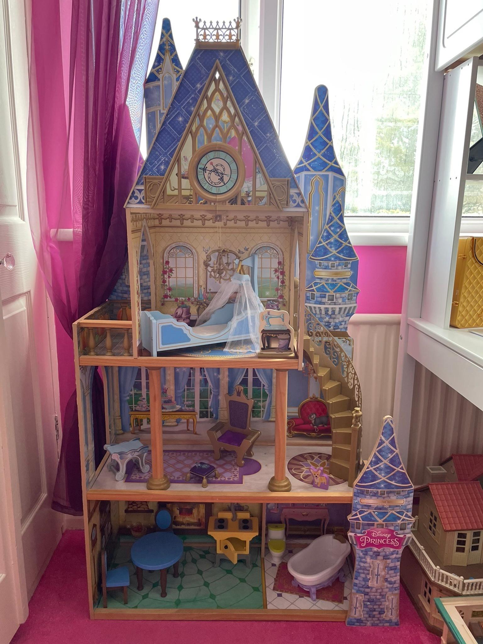 Cinderella castle dolls house kid Kraft in NN10 Rushden for £10.00 for
