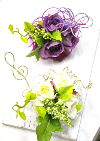 カラーワイヤー自遊自在とミルフィーユリボンのコラボアレンジです