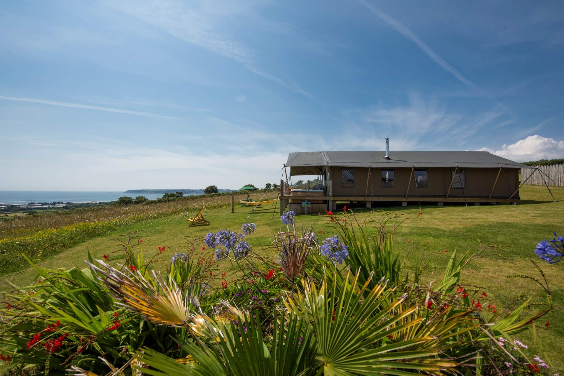 Mount View Sunrise Safari Tent, Holiday Cottage Description Classic