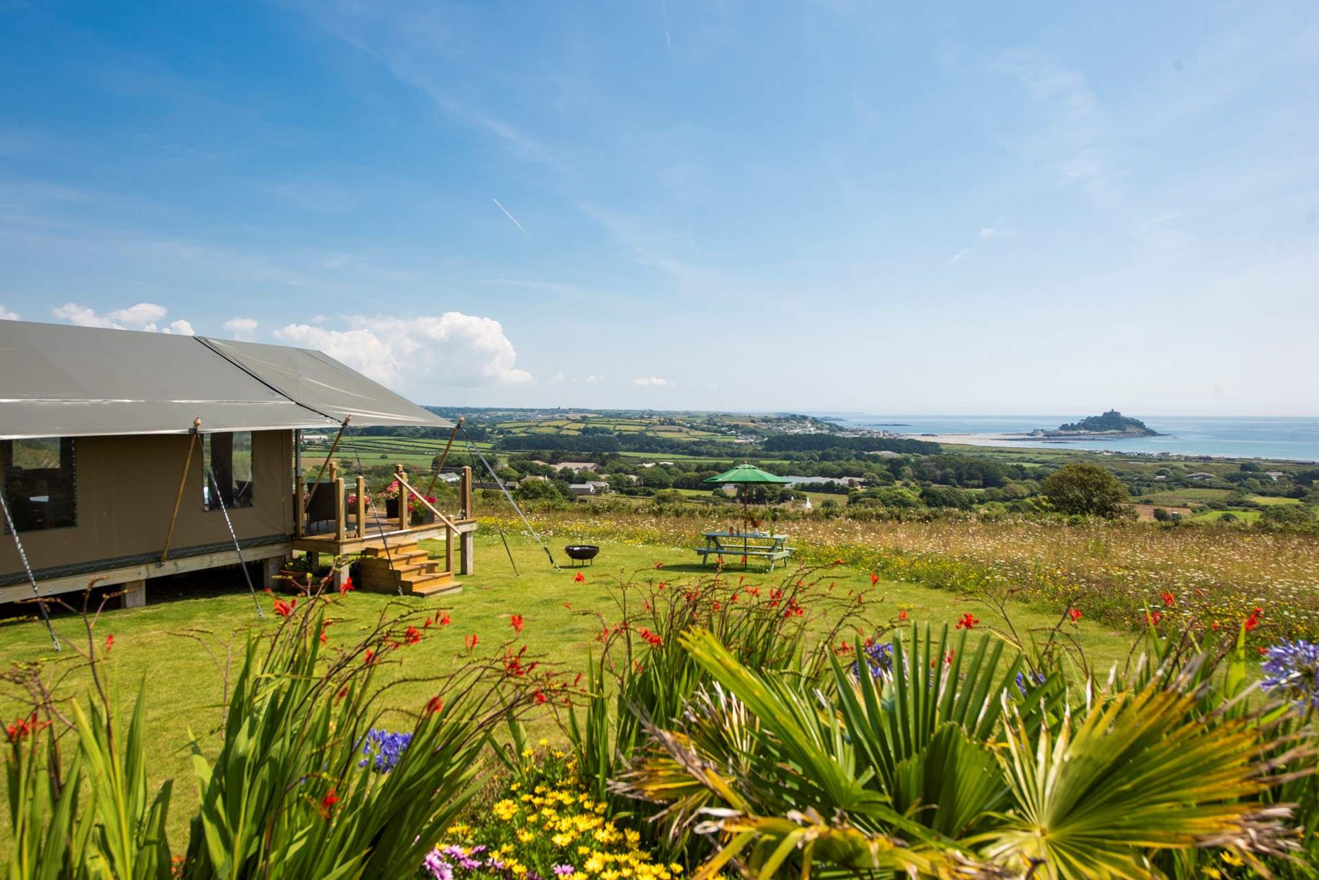 Mount View Sunrise Safari Tent, Holiday Cottage Description Classic