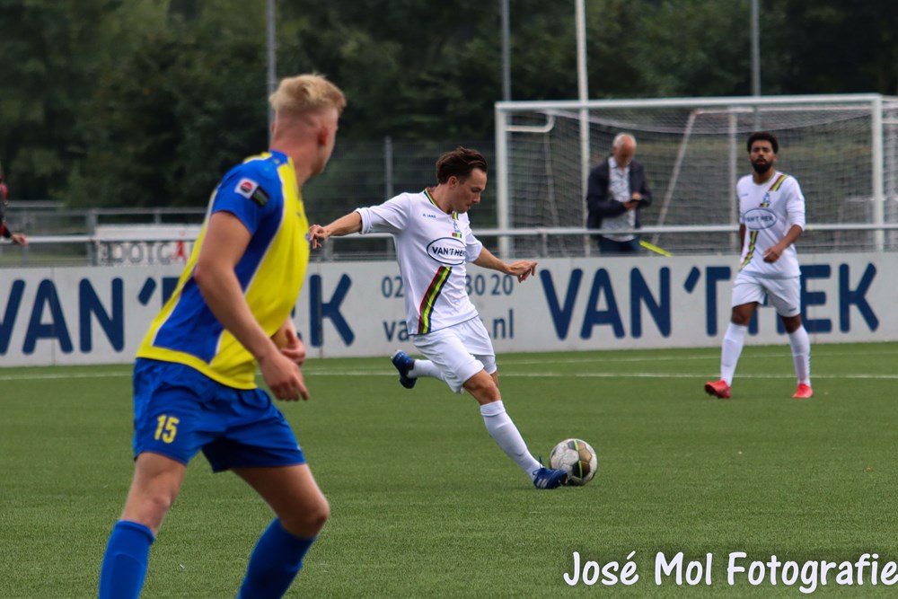 Zob Niet Bij Machte Om Het Afc '34 Lastig Te Maken - Het Amsterdamsche Voetbal
