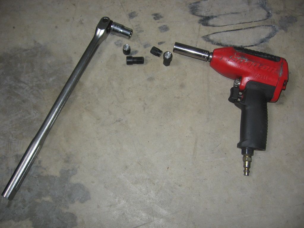 Bravo 3 hinge pin removal