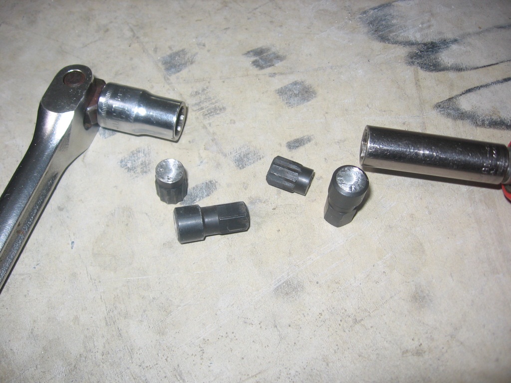 Bravo 3 hinge pin removal