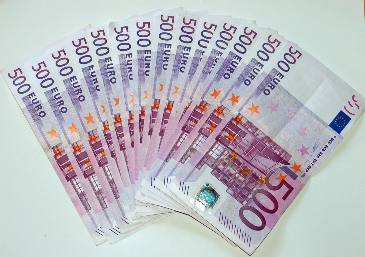 Who Should Get A Euro Bank Account? WebSta.ME