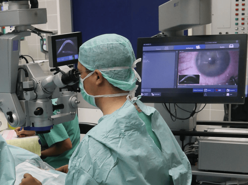 Intraoperative OCT Technologie an der Augenklinik der Uniklinik Köln