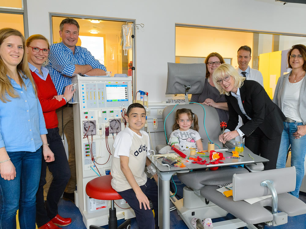 Kölner Bürgermeisterin besucht Kinderdialyse Kinderklinik Uniklinik Köln