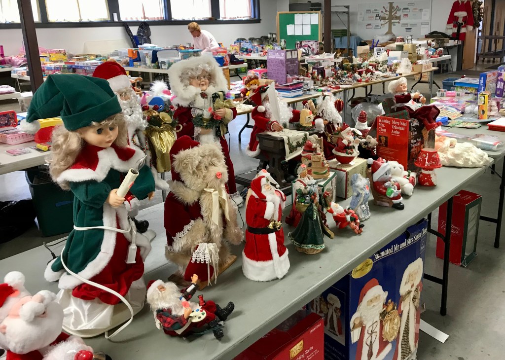 Even Santa has a favorite garage sale webster on the web