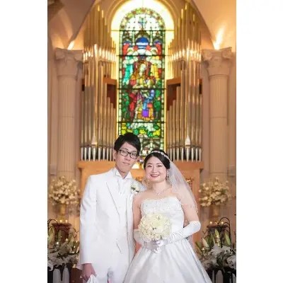 【公式】大阪なんばの結婚式場｜モン サンミッシェル大聖堂 ～ザ・ガーデンコート なんばパークス～ モンサンミッシェル大聖堂 ～ザ・ガーデンコート なんばパークス～で結婚式 | マイナビウエディング