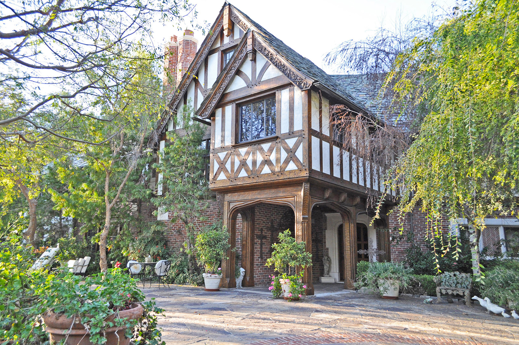 English Tudor Wedding Estates