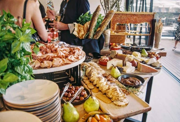 24 Cheap Wedding Food Ideas to Cut the Cost Significantly