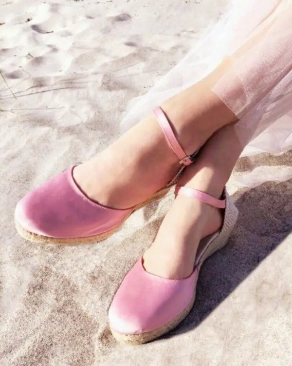 13 Romantic Pastel Colored Wedding Shoes for A Unique Bridal Style