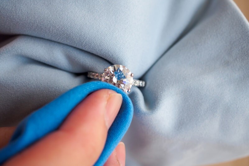 cleaningdiamondring Wedding KnowHow