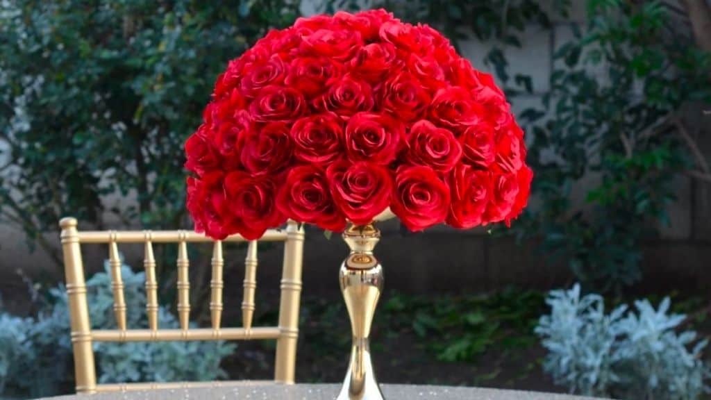 21 Beautiful Silk Flower Wedding Centerpieces For Your Tables