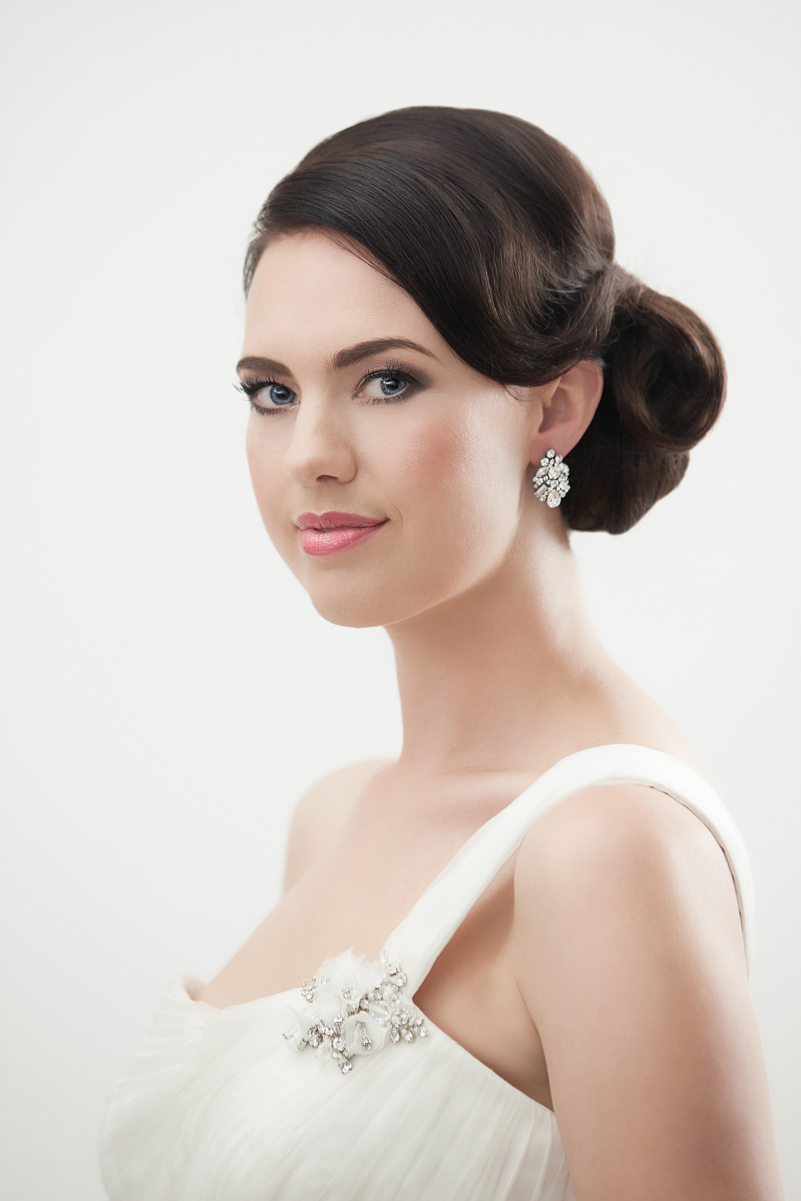 Choosing the Perfect Bridal Earrings WeddingPlanner.co.uk