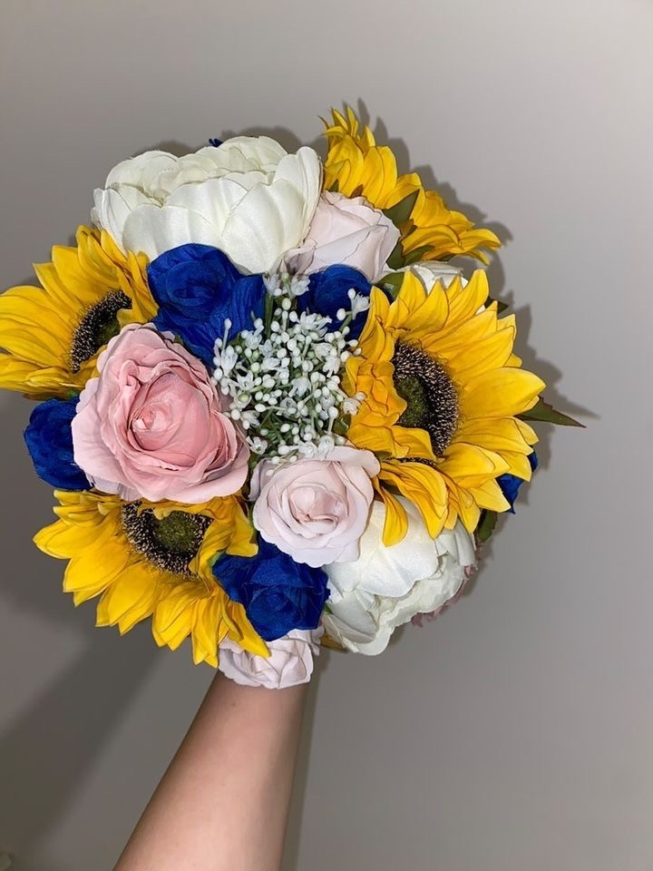 Why you should choose artificial flowers for your wedding