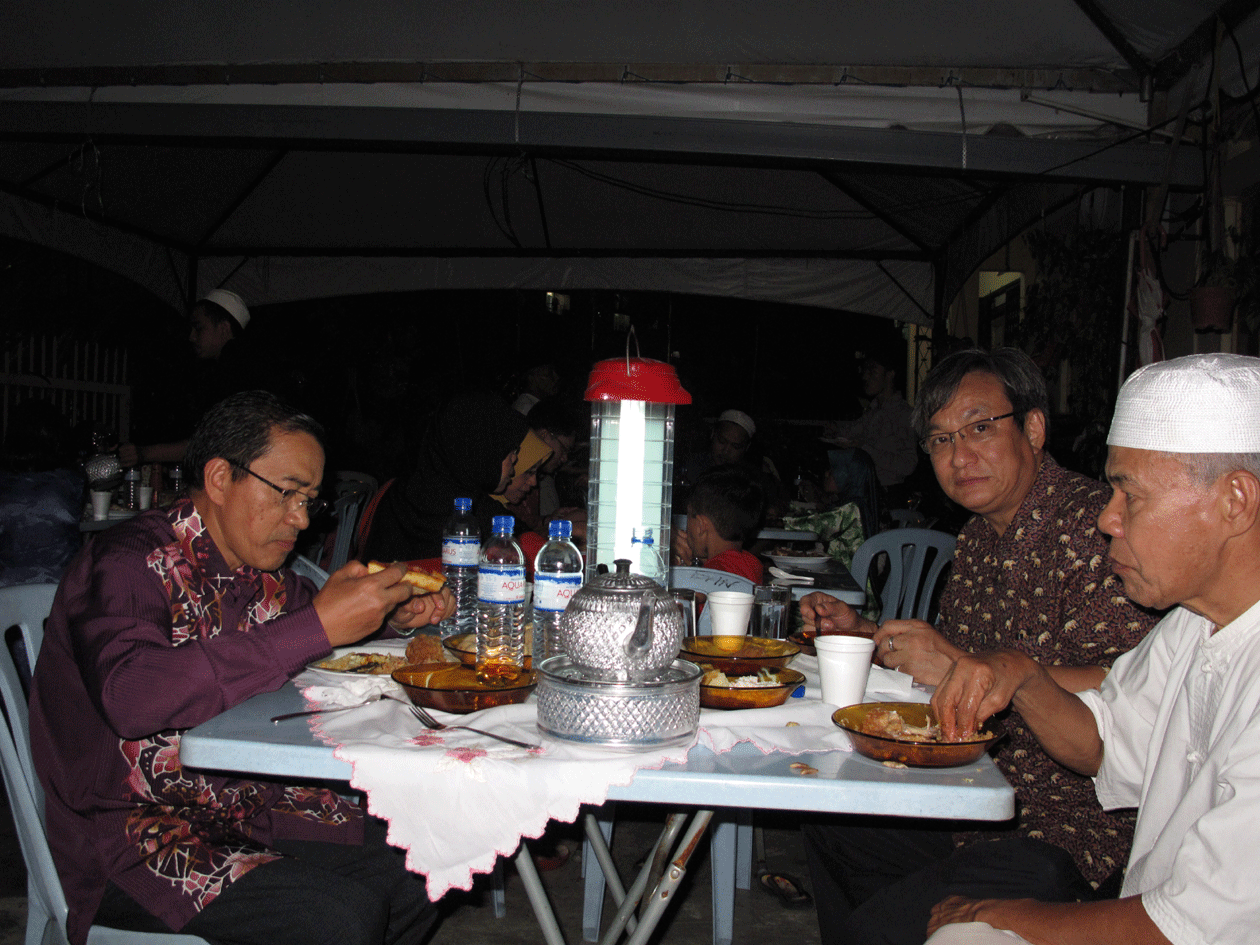 Buka puasa at Rumah Anak Yatim Shifa in Taman P Ramlee
