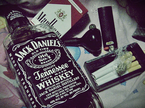 Alcohol kills , cannabis chills ! Weed and Alcohol
