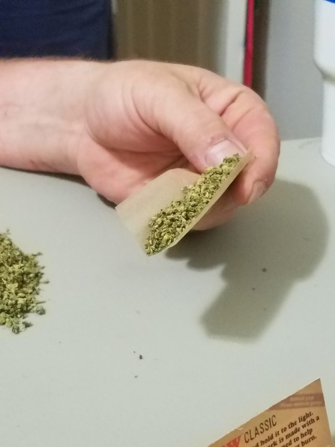 The Lowdown on Joints, Blunts, and Spliffs Weed Reader