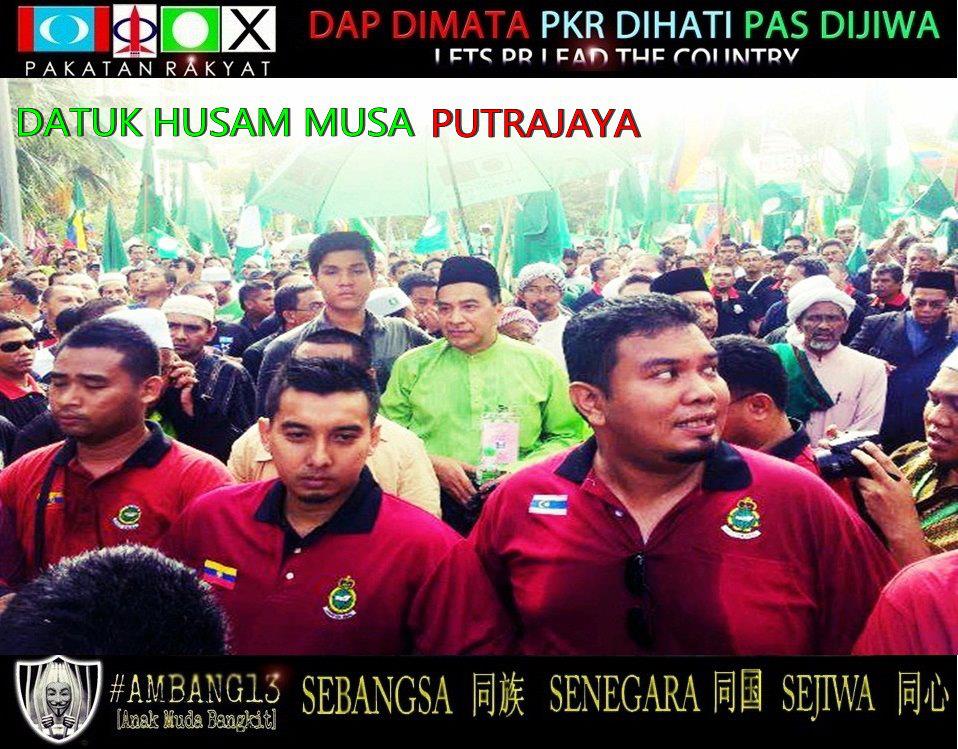 On Nomination Day, Anwar has 30,000 people stretching 2km to the