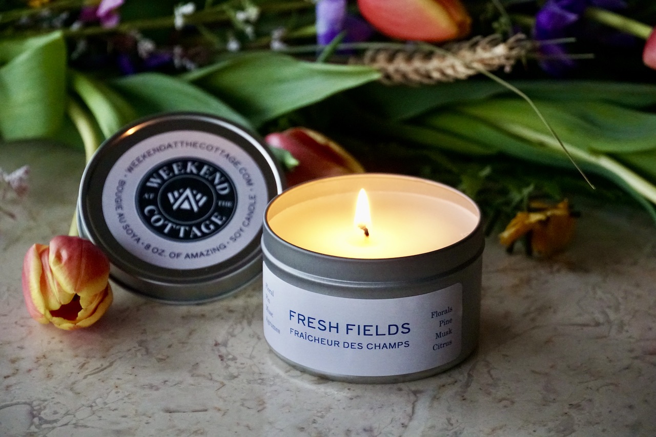 FRESH FIELDS Scented Candle