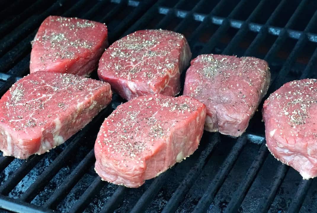 GRILLED FILET MIGNON WITH LOBSTER AND BÉARNAISE Weekend at the Cottage