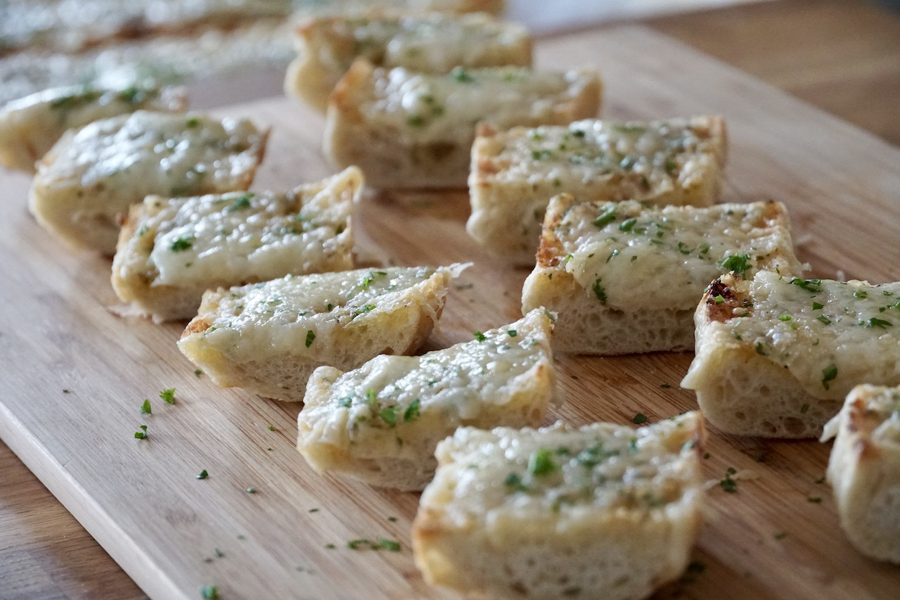 Roasted Garlic Cheese Bread Weekend at the Cottage