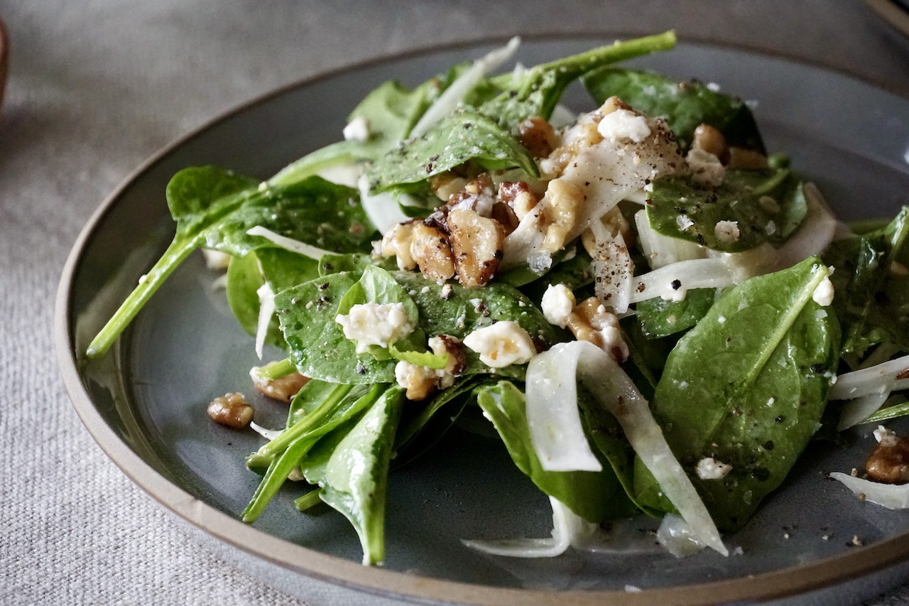 Spinach and Fennel Salad with Walnuts and Blue Cheese