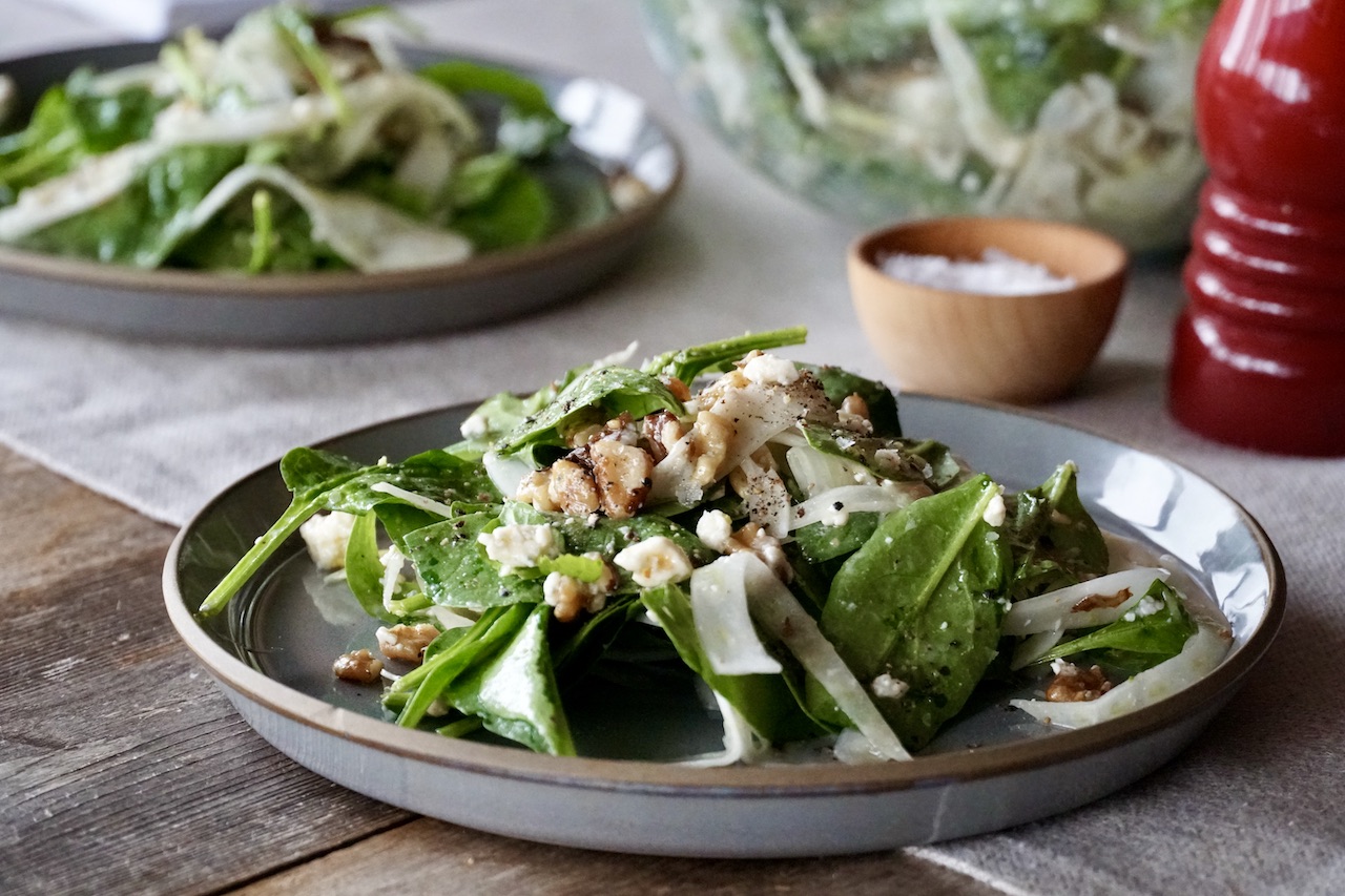 Spinach and Fennel Salad with Walnuts and Blue Cheese
