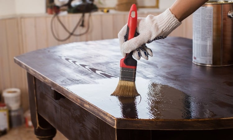Oil-Based vs Water-Based Polyurethane: What's the Difference?
