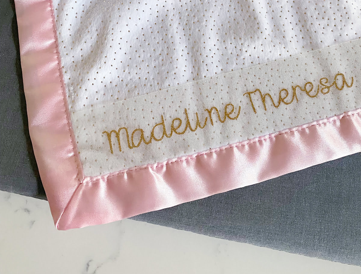 Personalized Baby Blanket with Cricut Weekend Craft