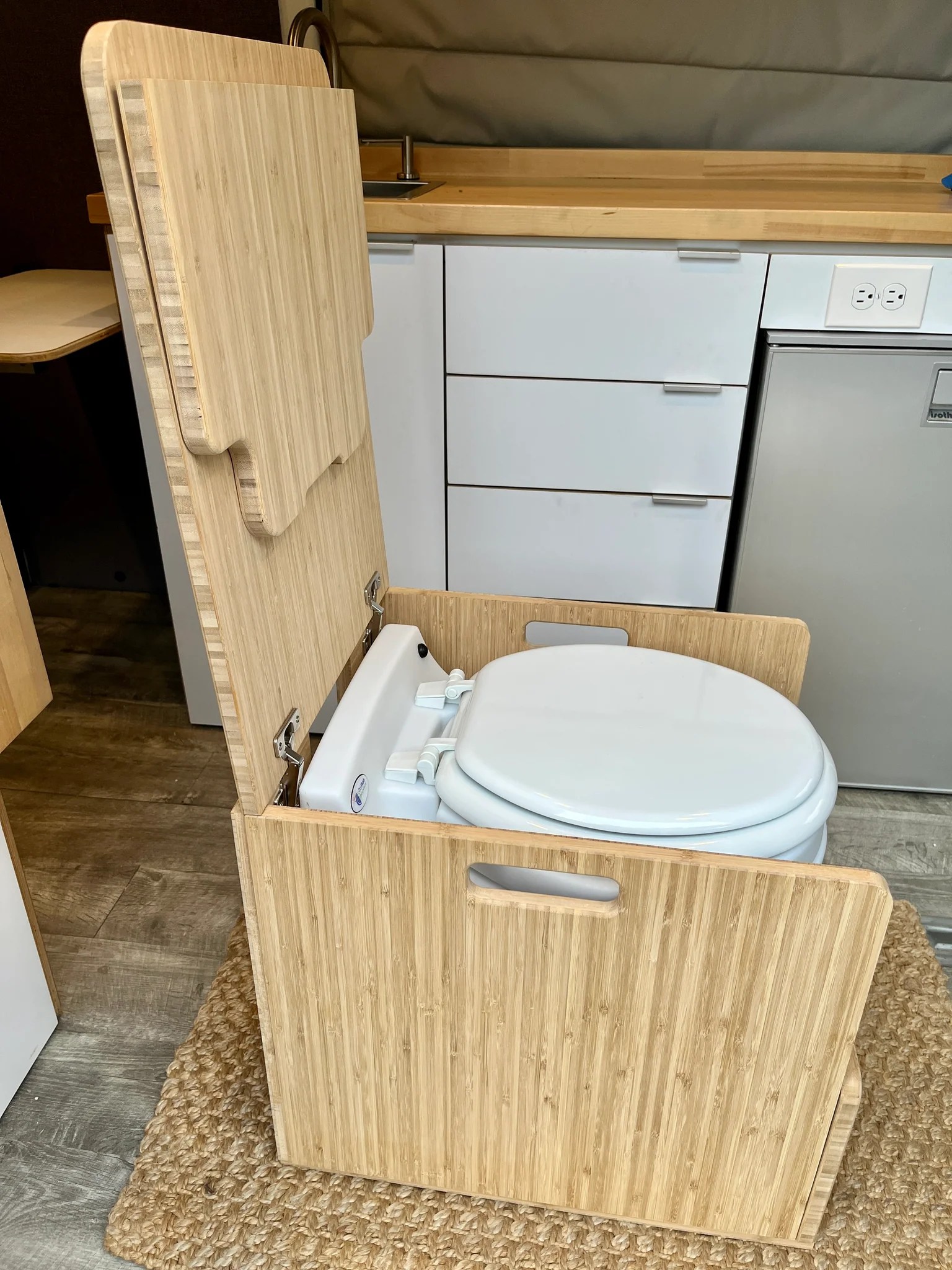 Laveo Dry Flush Portable Waterless Toilet Bamboo Lift top Flat