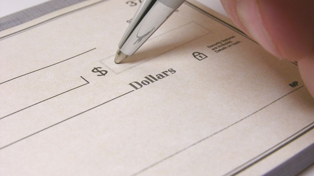 How To Write A Check To Someone 3 Best Practices WeeklyBagel