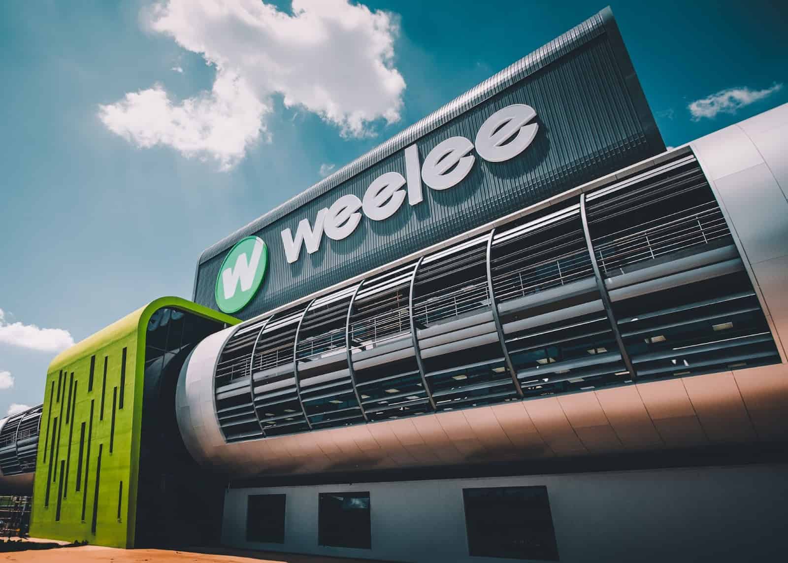 Selling your car? We buy cars in Midstream Weelee