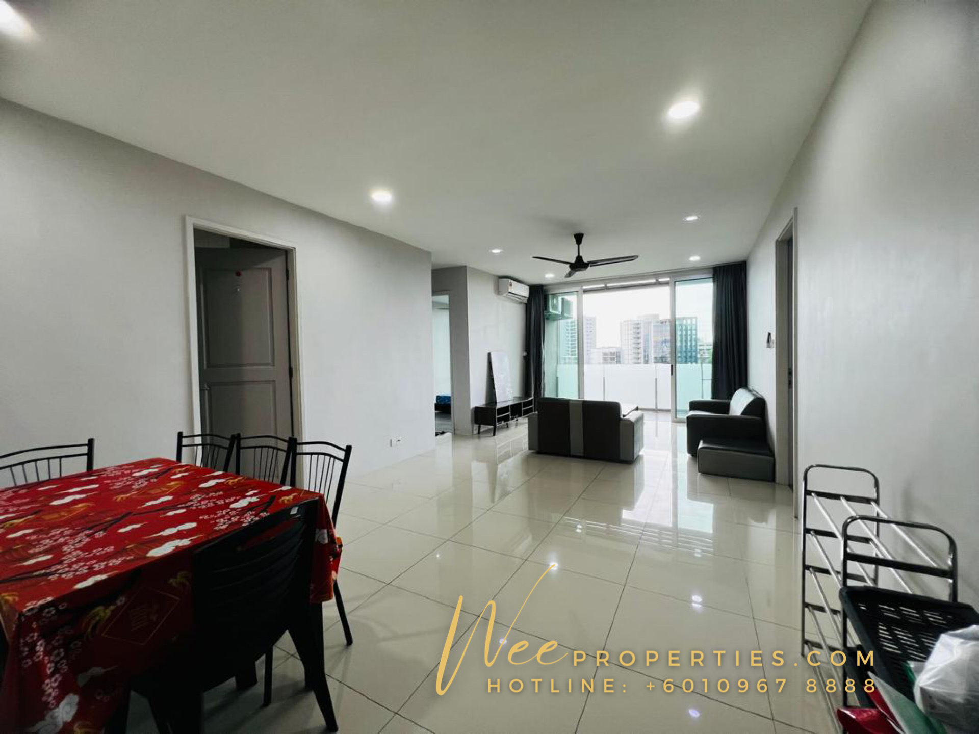 3 Bedrooms Greenwich Condominium Sunny Hill Wee properties