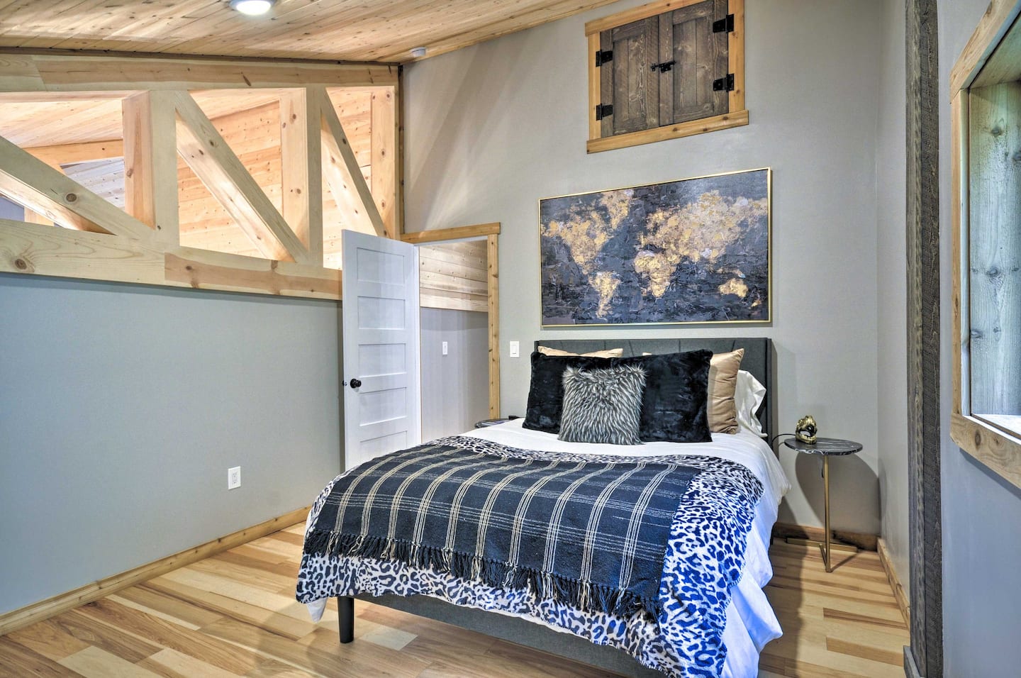 Rent a ‘Jurassic Park’ Airbnb With LifeSize Animatronic Dinosaurs