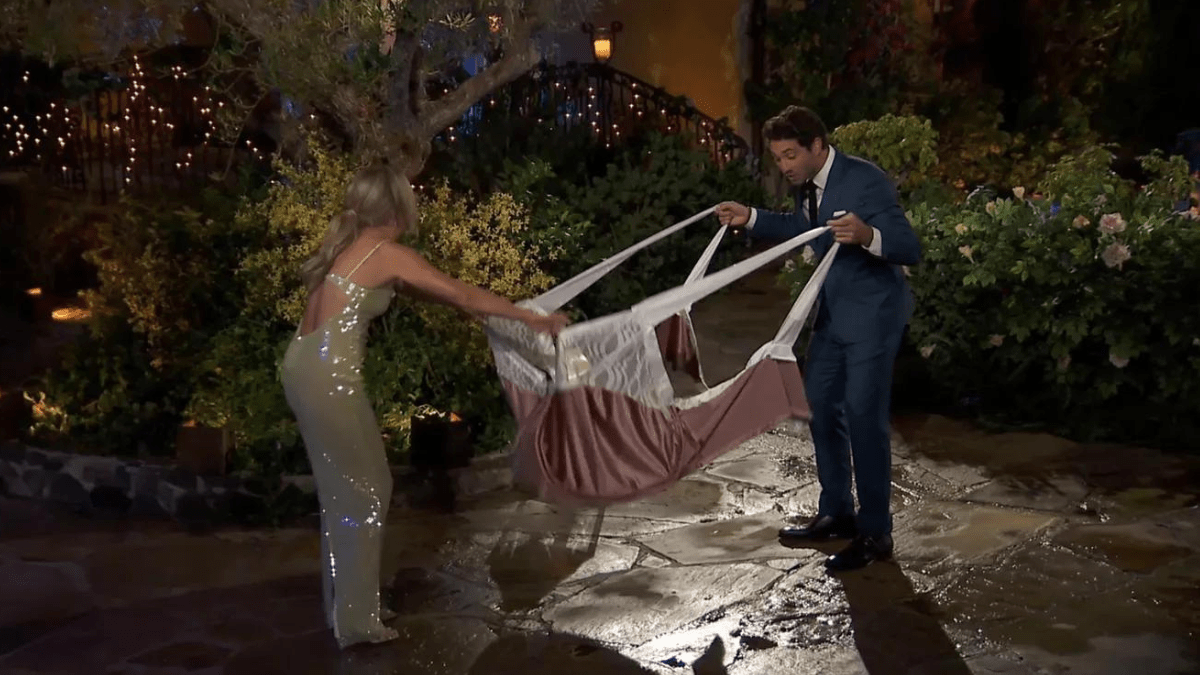 The 5 Best (And 5 Worst) Limo Entrances From Season 28 of ‘The Bachelor’