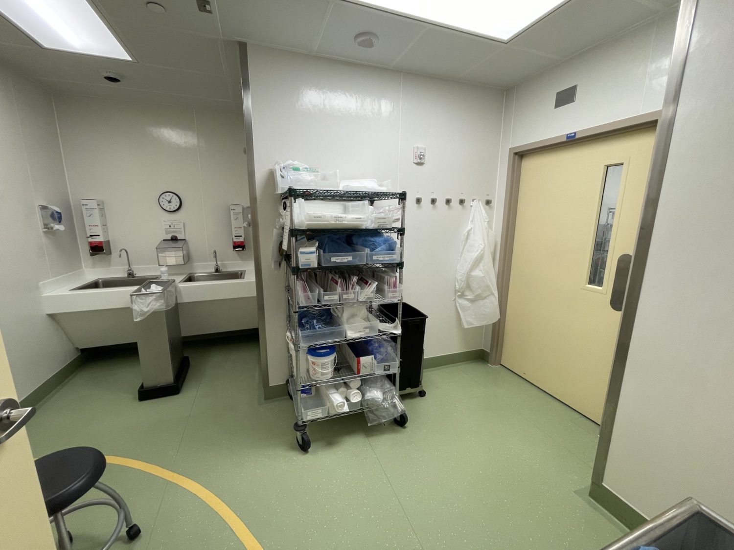 Johns Hopkins All Children's Hospital Pharmacy Clean Room Renovation