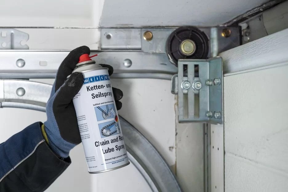 Dầu xích chịu nhiệt dạng xịt Chain and Rope Lube Spray 400ml Weicon