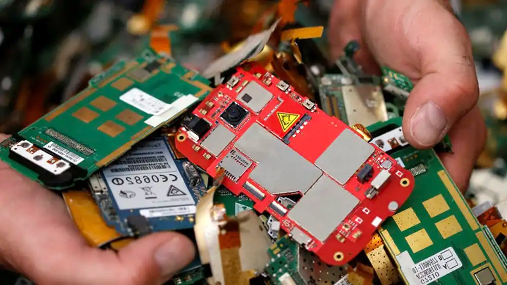 How to Dispose of Electronic Components Responsibly