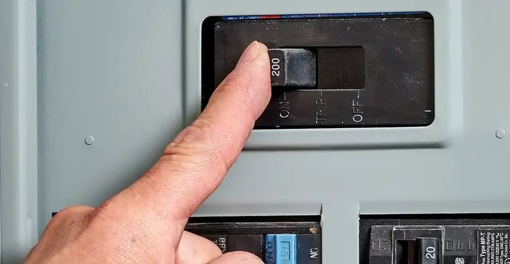 How to Turn Off Circuit Breaker