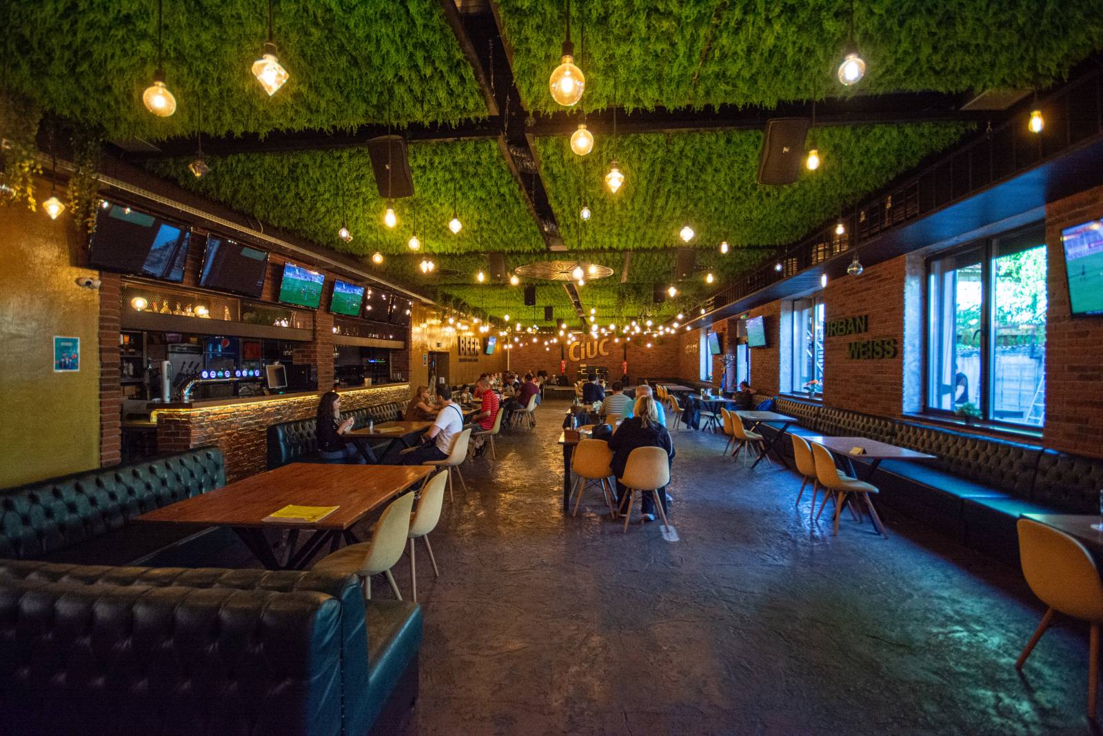 WEISS BEER Uverturii 132