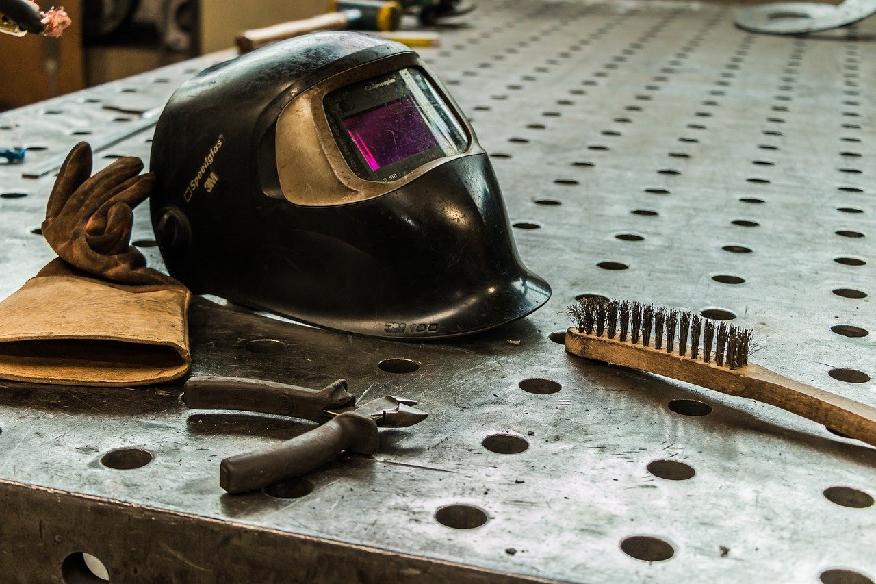 10 Best Welding Blankets (Traeger & Fiberglass Picks) WelderStream